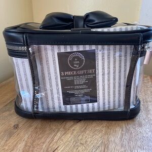 Peppermint & Pine 3 piece gift set. NWT